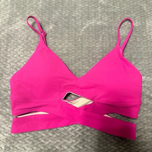 Lululemon Sports Bra - Picture 1 of 3